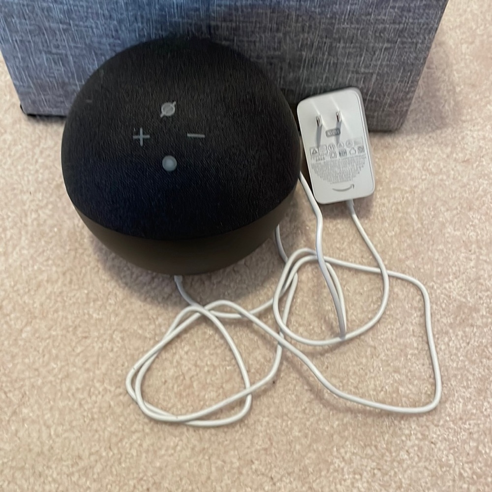 Amazon Echo Dot. Like new barley used